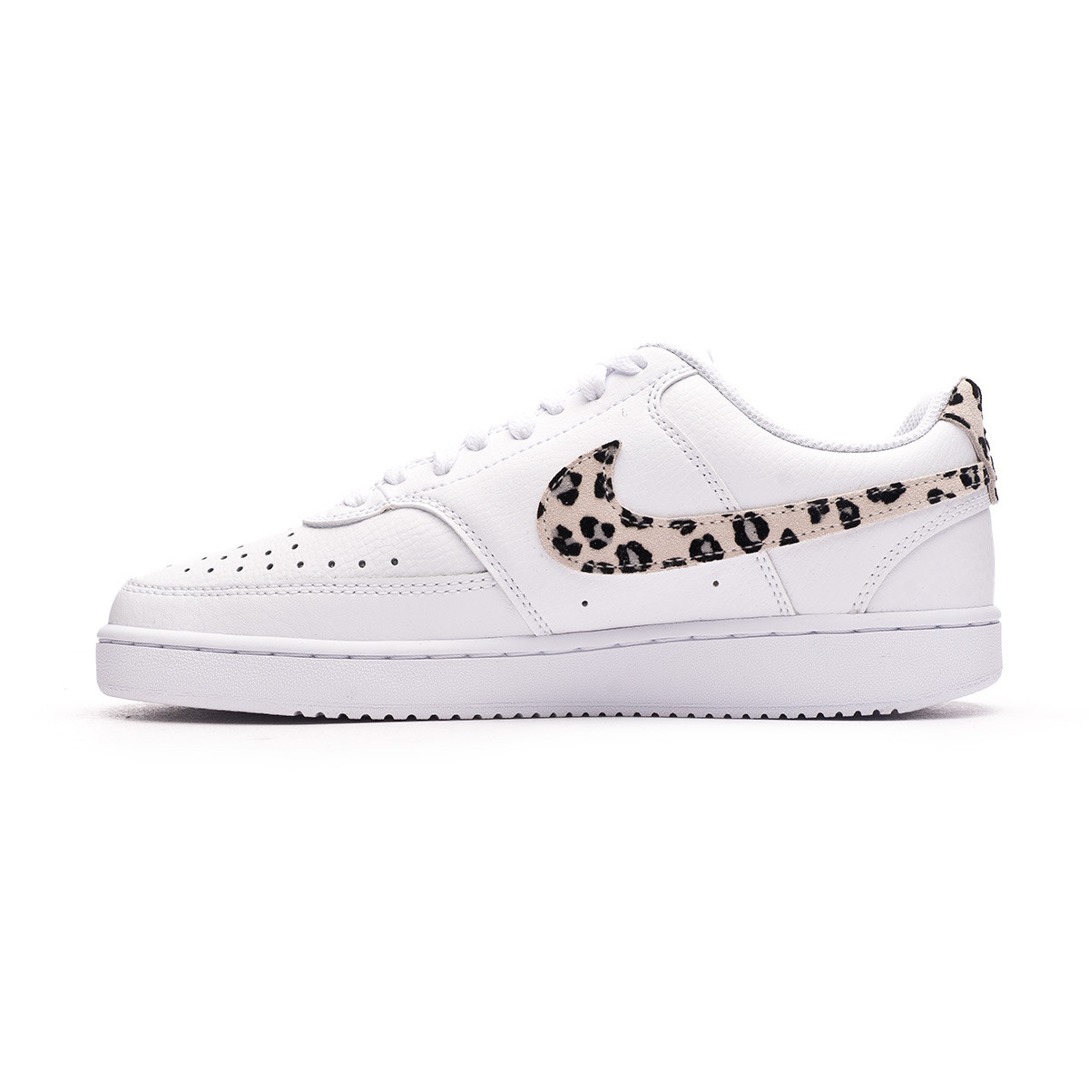 nike plimsoll trainers
