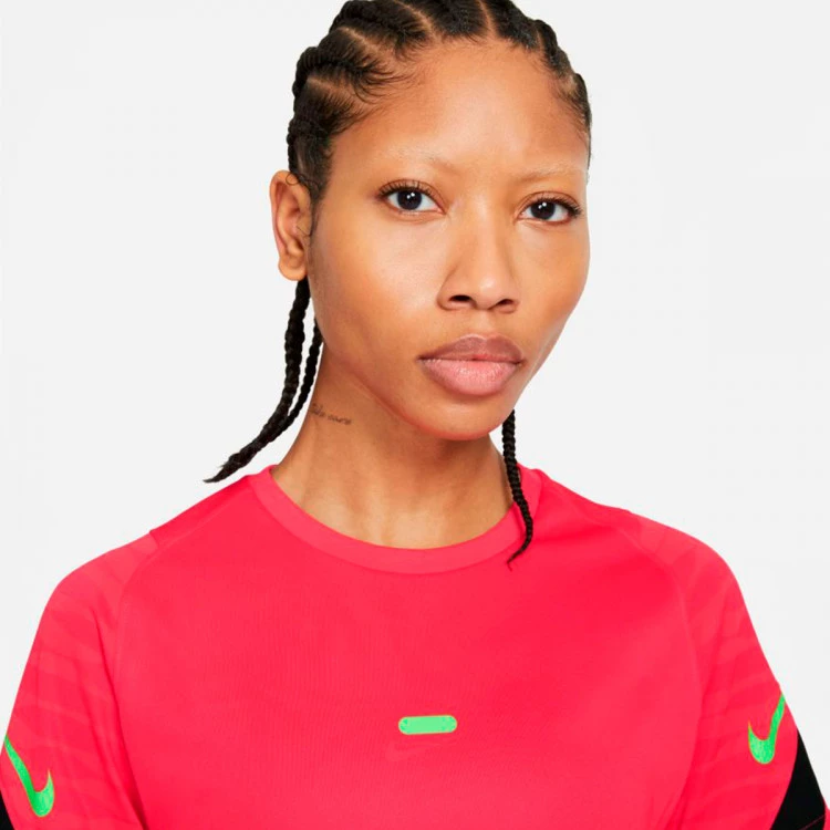 camiseta-nike-dri-fit-strike-top-ss-mujer-siren-red-black-green-strike-2