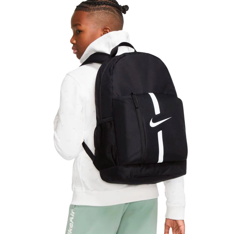 mochila-nike-academy-team-nino-black-black-white-4