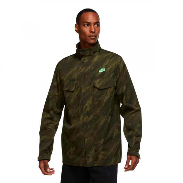 chaqueta-nike-essentials-m65-sequoia-green-strike-0