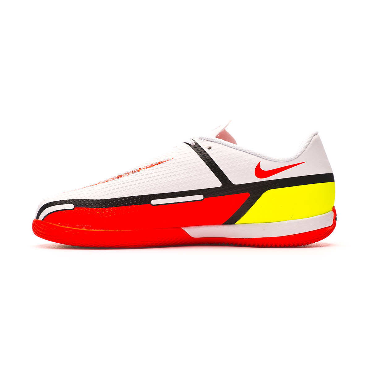 nike futsal shoes phantom