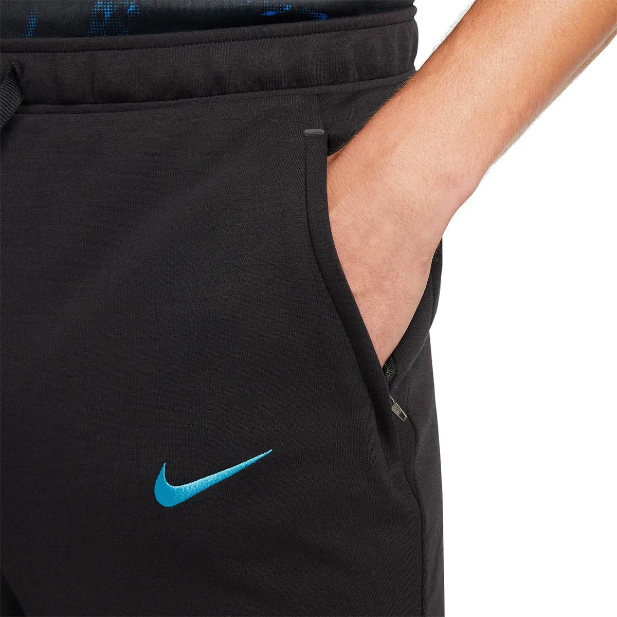 pantalon-largo-nike-inter-mnk-df-travel-flc-pnt-cl-blackblackblackchlorine-blue-no-spons-negro-2