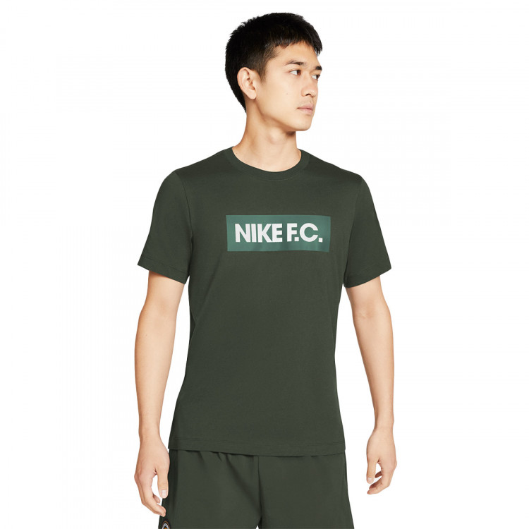 camiseta-nike-fc-essentials-carbon-green-0