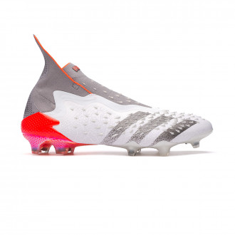 botas de fútbol con tobillera