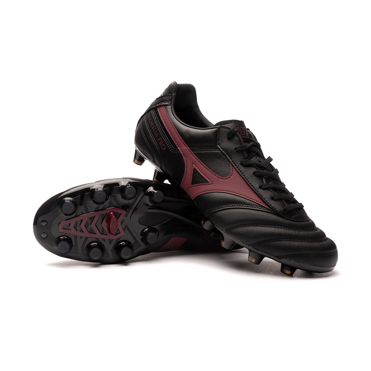 mizuno black football boots