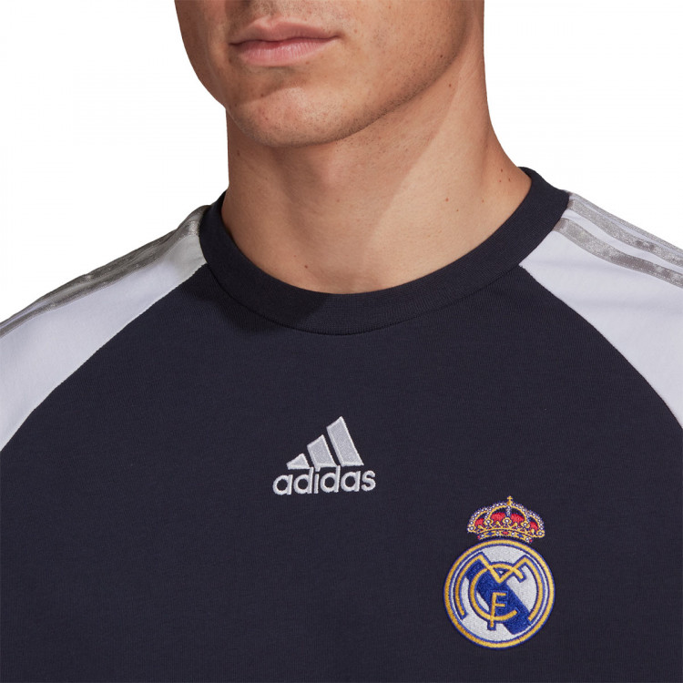 camiseta-adidas-real-madrid-cf-fanswear-2021-2022-night-navy-white-3.jpg