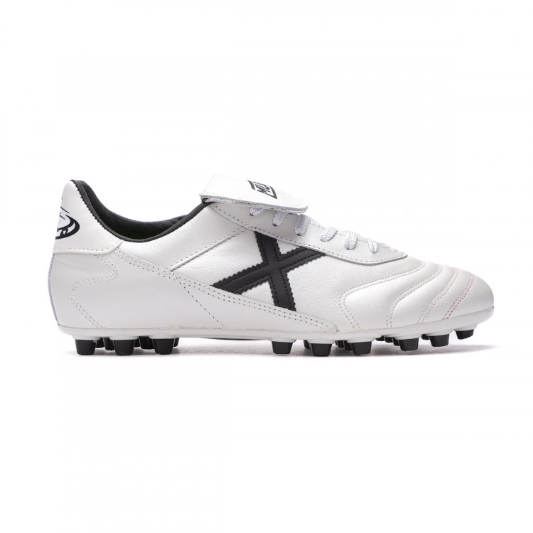 bota-munich-mundial-blanco-1.jpg