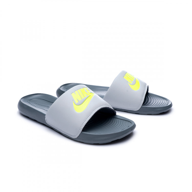 chanclas-nike-victori-one-grey-fog-volt-smoke-grey-0