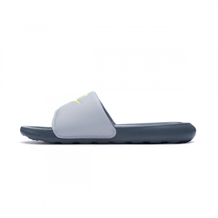 chanclas-nike-victori-one-grey-fog-volt-smoke-grey-2.jpg