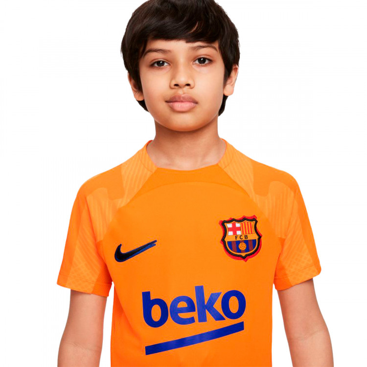 camiseta-nike-fc-barcelona-training-2021-2022-nino-vivid-orange-university-red-2.jpg