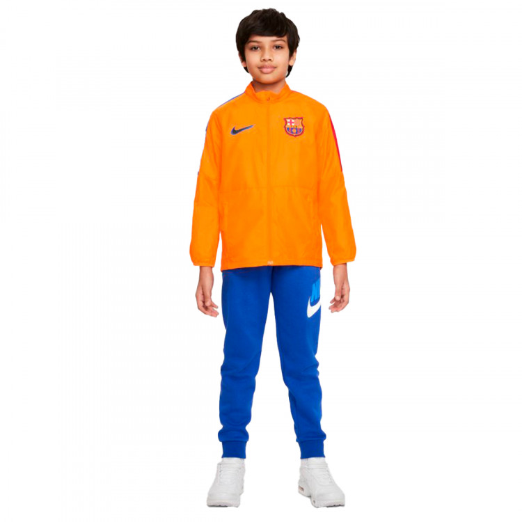 chaqueta-nike-fc-barcelona-fanswear-2021-2022-nino-vivid-orange-university-red-game-royal-2