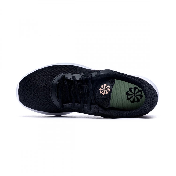 zapatilla-nike-tanjun-mujer-black-metallic-red-bronce-barely-volt-white-4