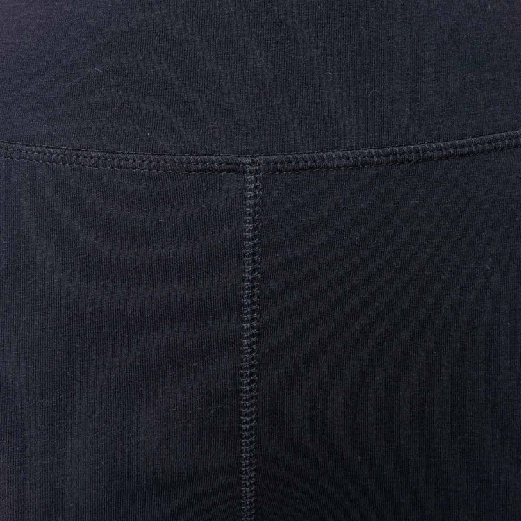 pantalon-corto-new-balance-essentials-stacked-fitted-mujer-negro-3.jpg