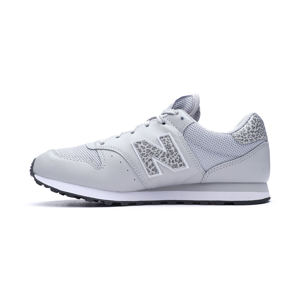 new balance black trainers size 4