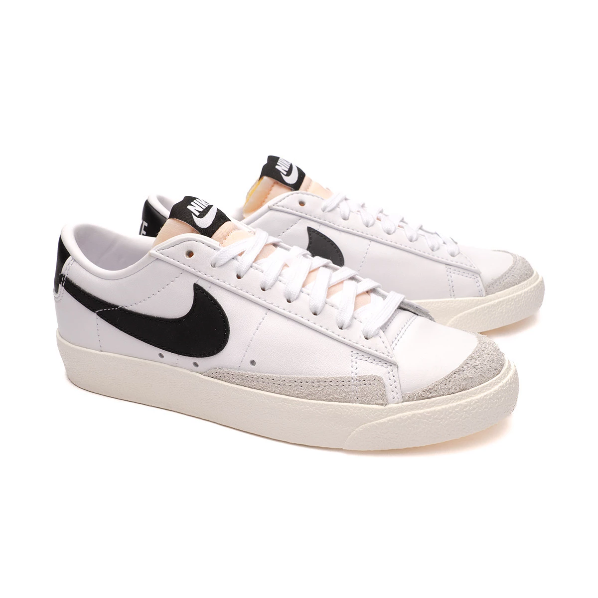 Sneaker Nike Blazer Low 77 WeiB Schwarz SEGEL WeiB Futbol Emotion