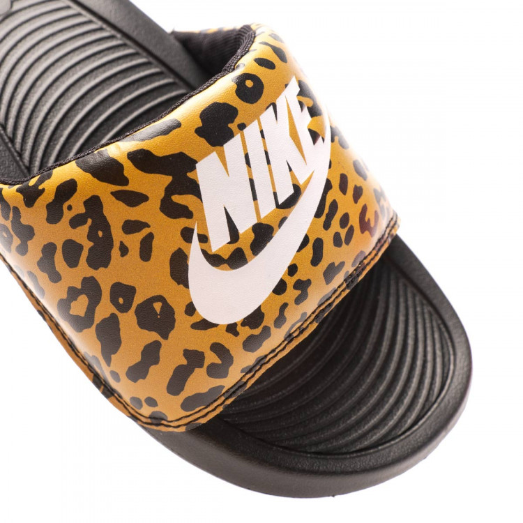 chanclas-nike-victori-one-mujer-chutney-white-black-2.jpg