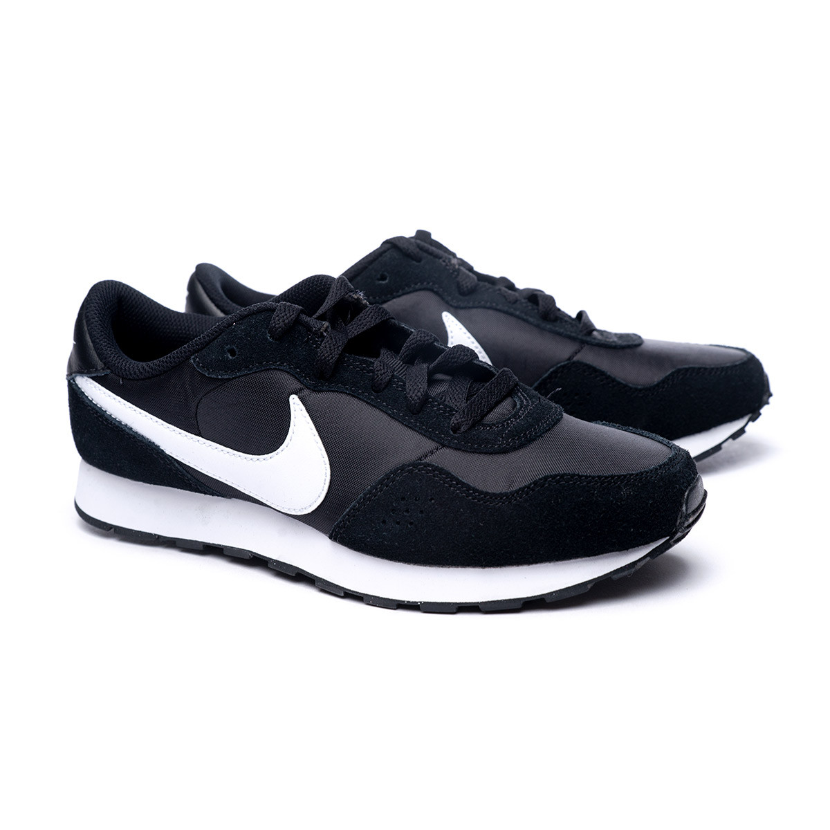 nike valiant trainers