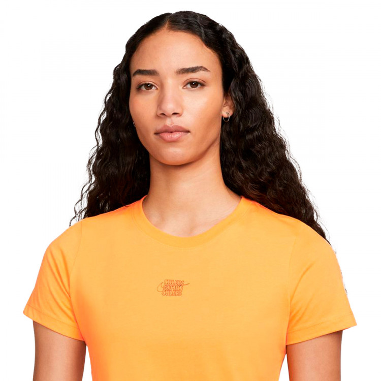 camiseta-nike-fc-barcelona-fanswear-2021-2022-mujer-vivid-orange-2.jpg
