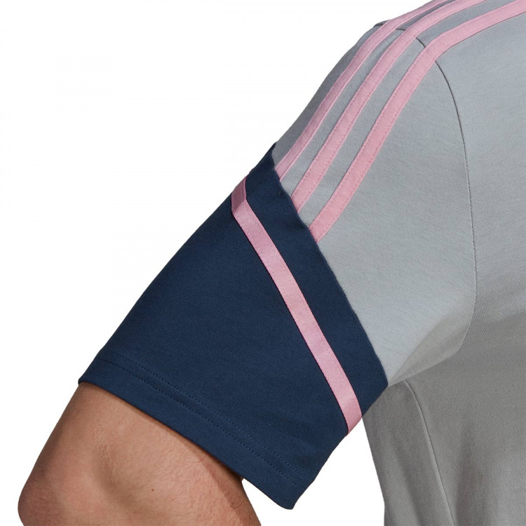 camiseta-adidas-arsenal-fc-training-2022-2023-clear-onix-4.jpg