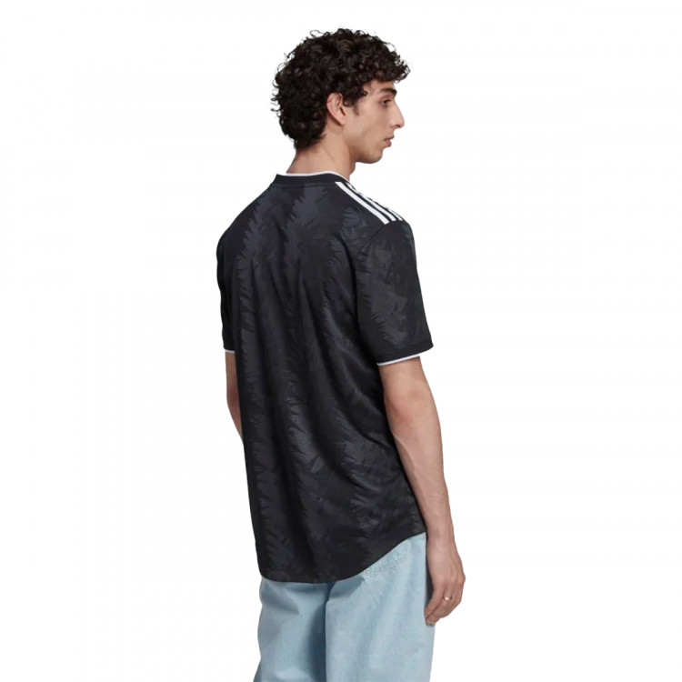 camiseta-adidas-juventus-fc-segunda-equipacion-authentic-2022-2023-black-white-carbon-2.jpg