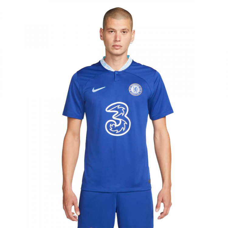 camiseta-nike-chelsea-fc-primera-equipacion-stadium-2022-2023-rush-blue-chlorine-blue-0.jpg