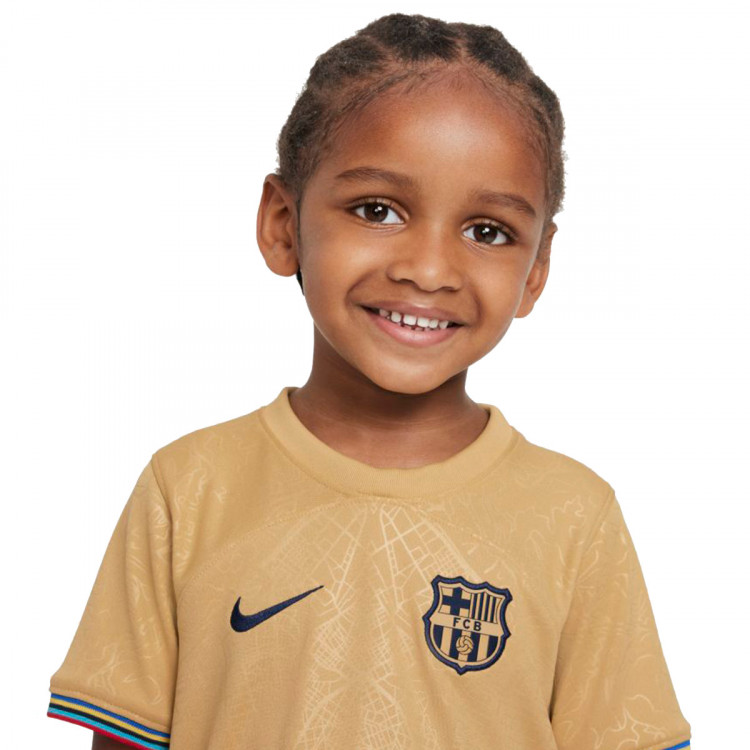 conjunto-nike-fc-barcelona-primera-equipacion-stadium-2022-2023-nino-club-gold-2.jpg