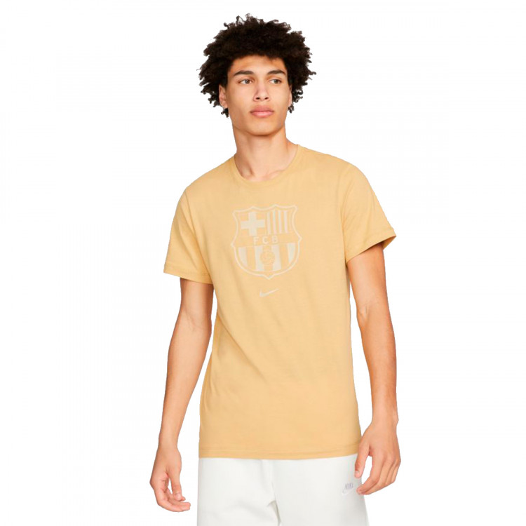 camiseta-nike-fc-barcelona-fanswear-2022-2023-club-gold-0.jpg