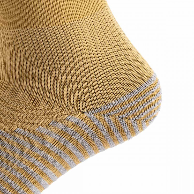 medias-nike-fc-barcelona-segunda-equipacion-stadium-2022-2023-club-gold-1.jpg