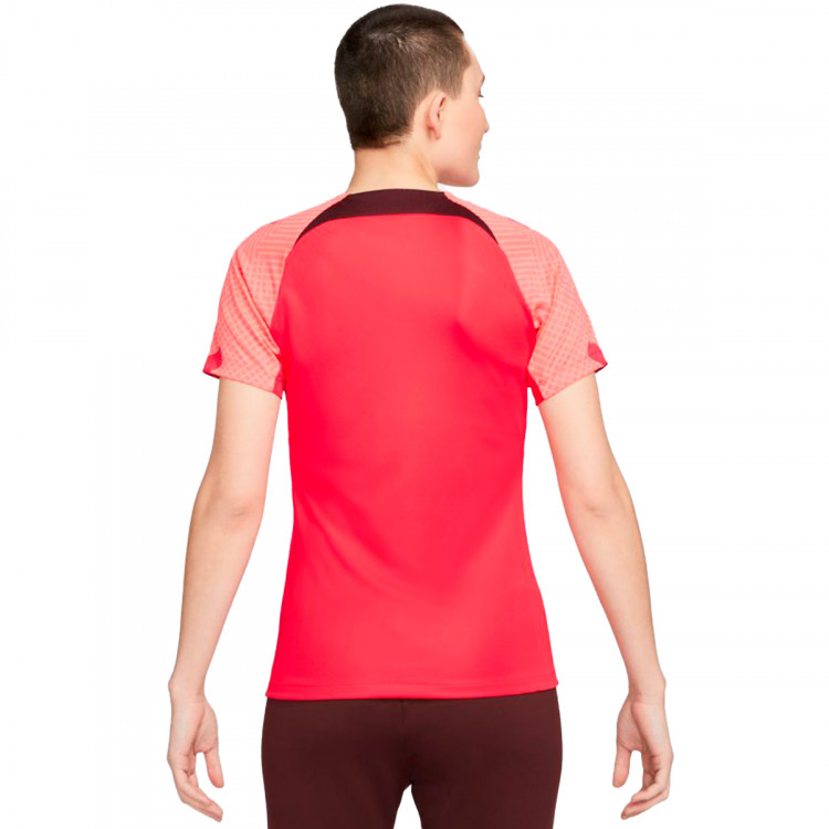 camiseta-nike-liverpool-fc-training-2022-2023-mujer-siren-red-1.jpg