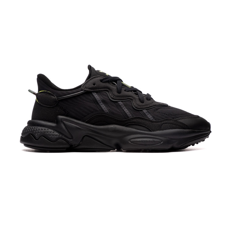 zapatilla-adidas-ozweego-real-madrid-negro-1.jpg