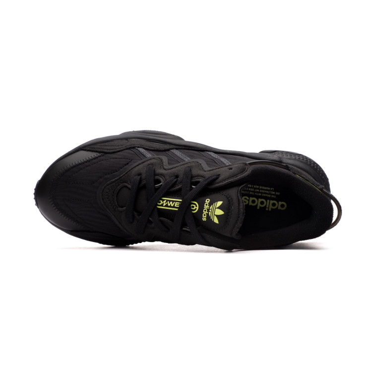 zapatilla-adidas-ozweego-real-madrid-negro-4.jpg