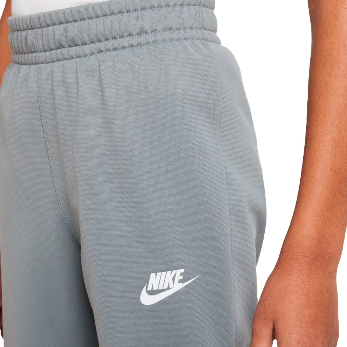 Nike Sportswear Futura Poly Cuff Niño Grey - Fútbol Emotion