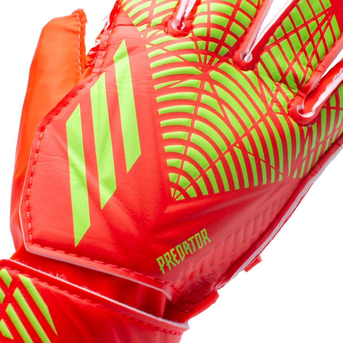 Scotland Official Junior Gift Set Size 4 Football & Boys Goalkeeper Gloves 