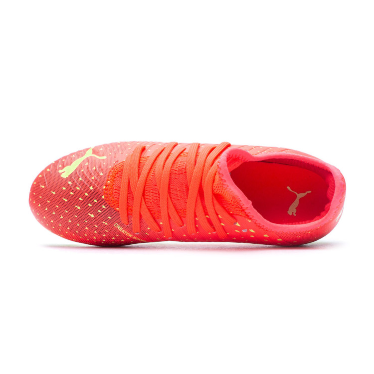 bota-puma-future-4.4-fgag-nino-fiery-coral-fizzy-light-puma-black-salmon-4.jpg
