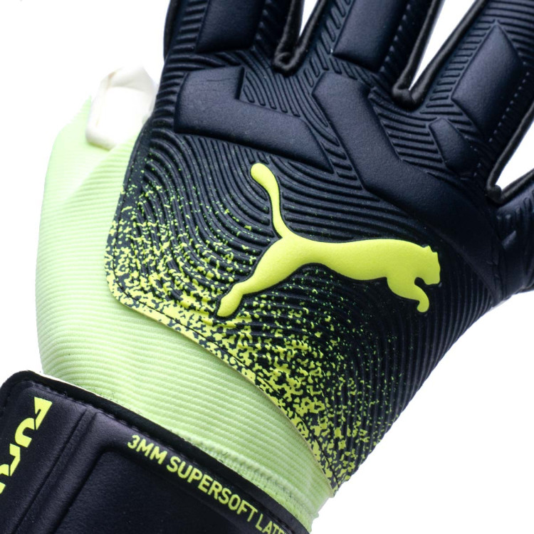 guante-puma-future-one-grip-3-negative-fizzy-light-parisian-night-4.jpg