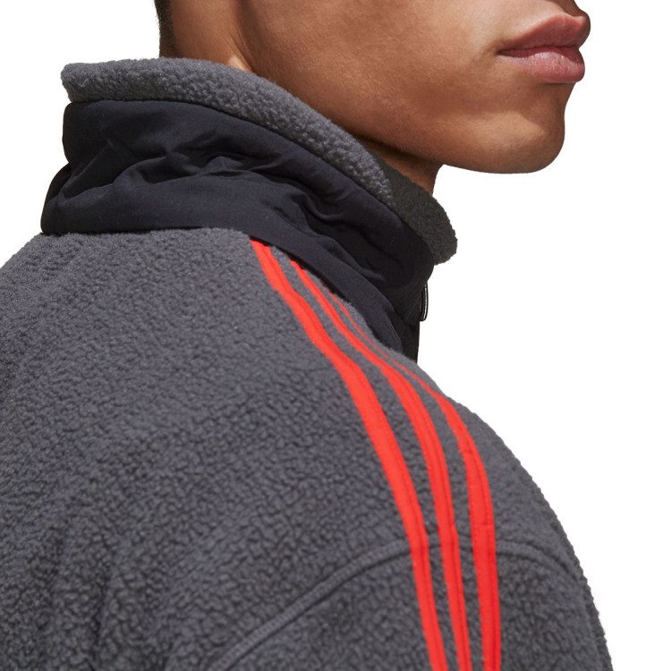 chaqueta-adidas-fc-bayern-de-munich-fanswear-2022-2023-grey-six-4.jpg