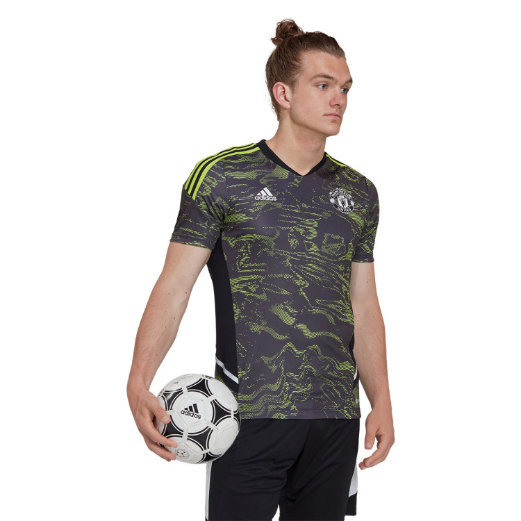 camiseta-adidas-manchester-united-fc-training-2022-2023-semi-solar-slime-black-1.jpg