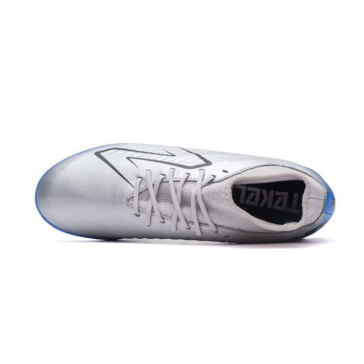 bota-new-balance-tekela-v4-magique-turf-silver-4.jpg