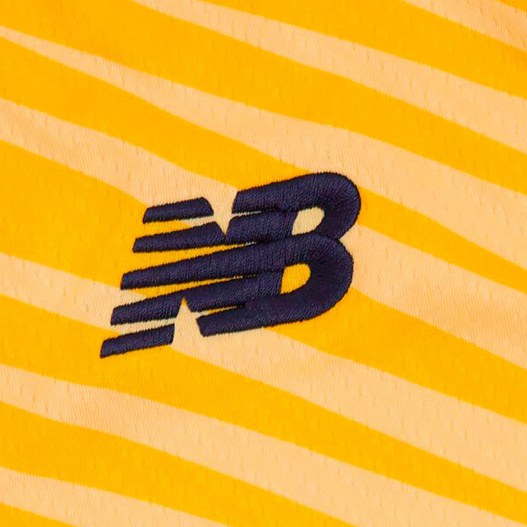 camiseta-new-balance-fc-porto-segunda-equipacion-2022-2023-gold-light-3.jpg