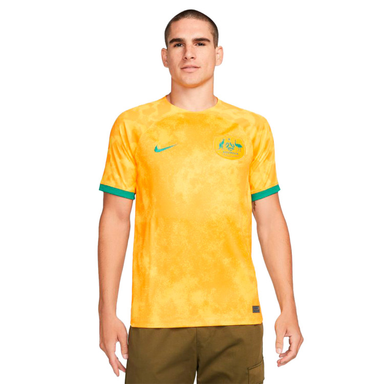 camiseta-nike-australia-primera-equipacion-stadium-mundial-qatar-2022-tour-yellow-university-gold-green-noise-0.jpg