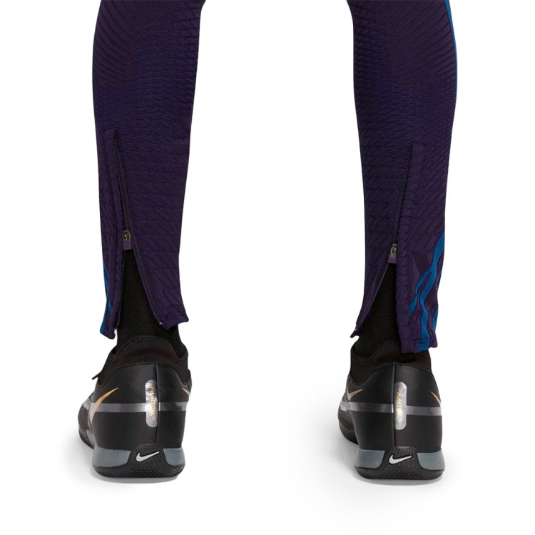 pantalon-largo-nike-brasil-training-mundial-qatar-2022-blackened-blue-coastal-blue-2.jpg