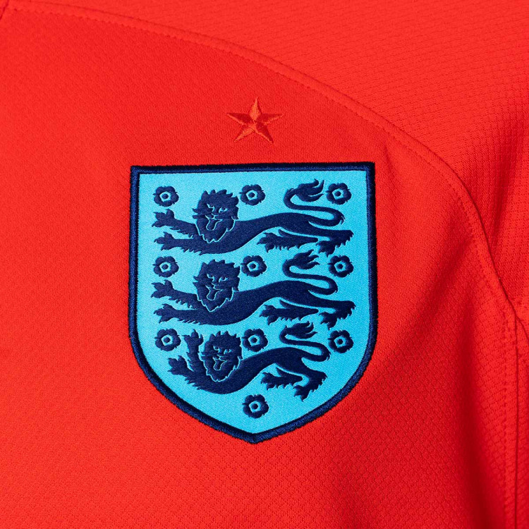 camiseta-nike-inglaterra-segunda-equipacion-stadium-world-cup-2022-challenge-red-blue-void-2.jpg