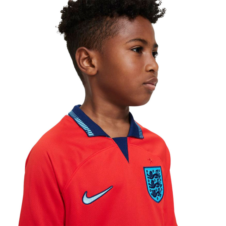 camiseta-nike-inglaterra-segunda-equipacion-stadium-mundial-qatar-2022-nino-challenge-red-blue-void-2