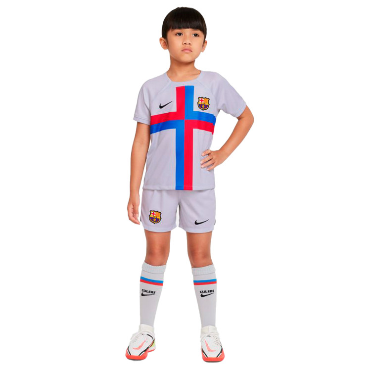 conjunto-nike-fc-barcelona-tercera-equipacion-stadium-2022-2023-nino-sky-grey-2.jpg