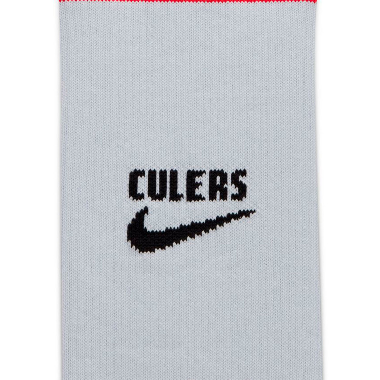 medias-nike-fc-barcelona-tercera-equipacion-stadium-2022-2023-sky-grey-1.jpg