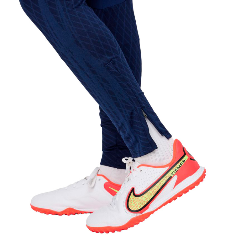 pantalon-largo-nike-francia-training-mundial-qatar-2022-nino-midnight-navy-game-royal-3.jpg