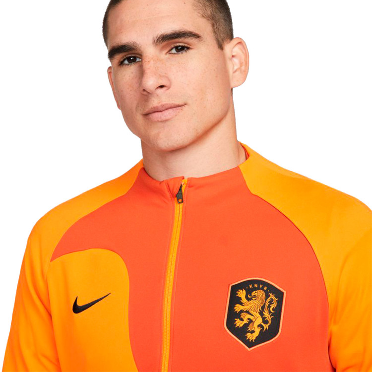 chaqueta-nike-holanda-pre-match-mundial-qatar-2022-orange-peel-campfire-orange-2.jpg