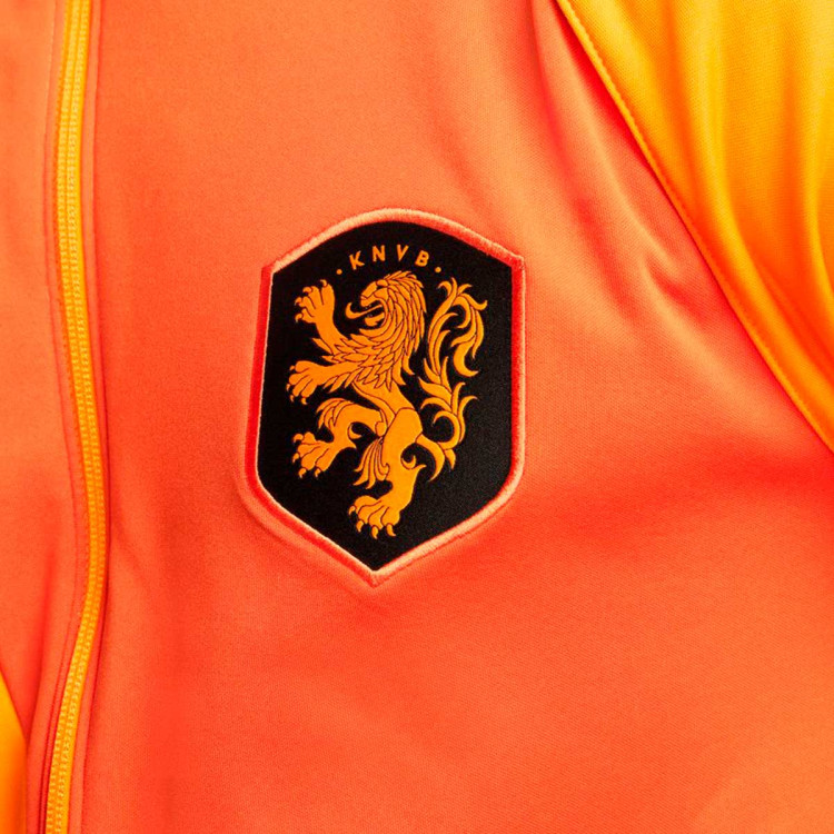 chaqueta-nike-holanda-pre-match-mundial-qatar-2022-orange-peel-campfire-orange-3.jpg