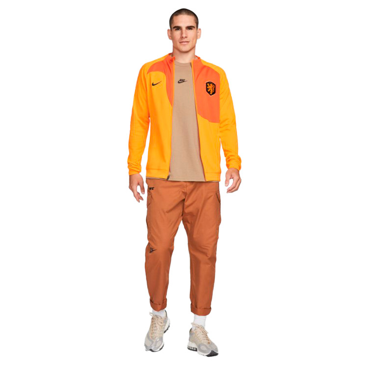 chaqueta-nike-holanda-pre-match-mundial-qatar-2022-orange-peel-campfire-orange-5.jpg