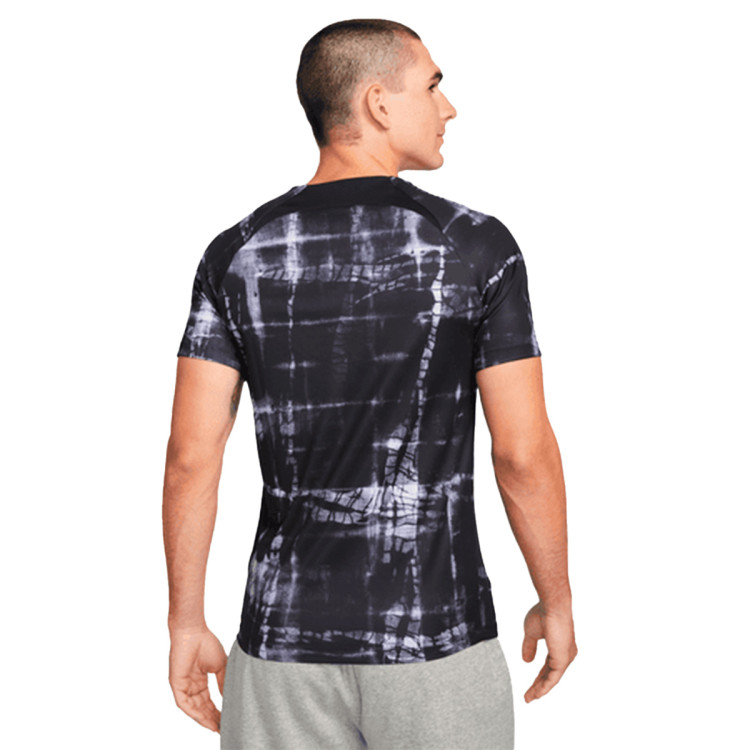 camiseta-nike-holanda-pre-match-mundial-qatar-2022-black-1.jpg